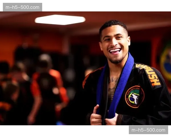 狼队官方宣布与核心中场若昂·戈麦斯续约至2030年