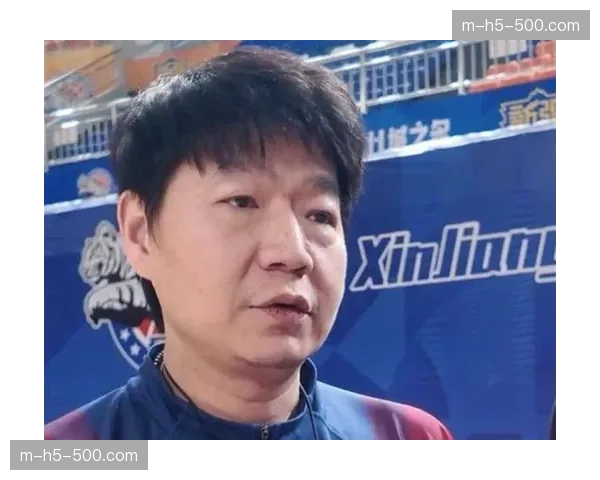 新疆队主教练邱彪接受采访，总结赛季得失并确认将继续执教